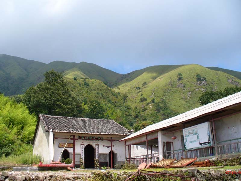 “天上草原”武功山
