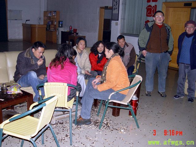 网友在相互交谈