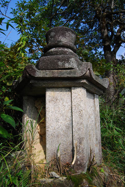 路边上的佛塔1